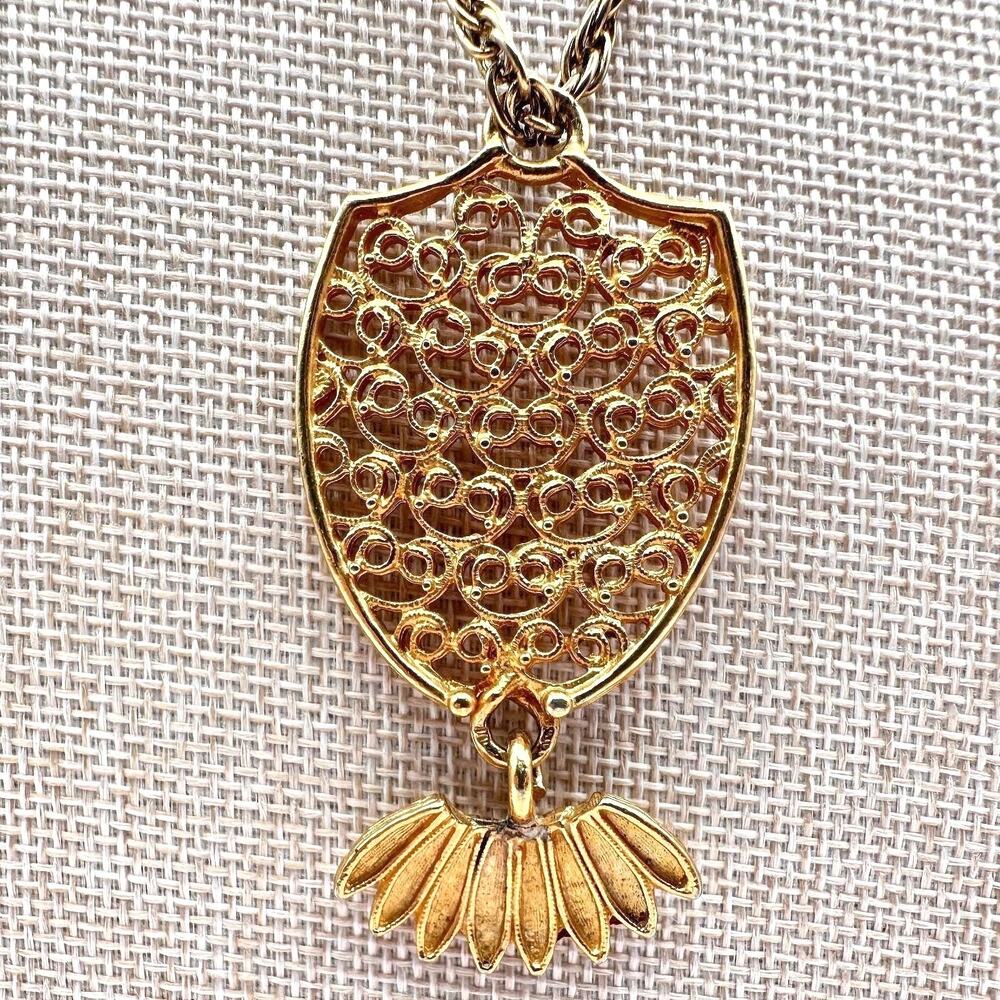 Vintage 80s Gold Tone Filigree Shield Sunburst Pendant Necklace Women's Jewelry